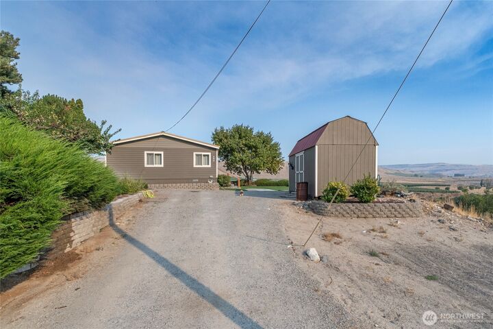 Property Photo:  384  SR 173  WA 98812 