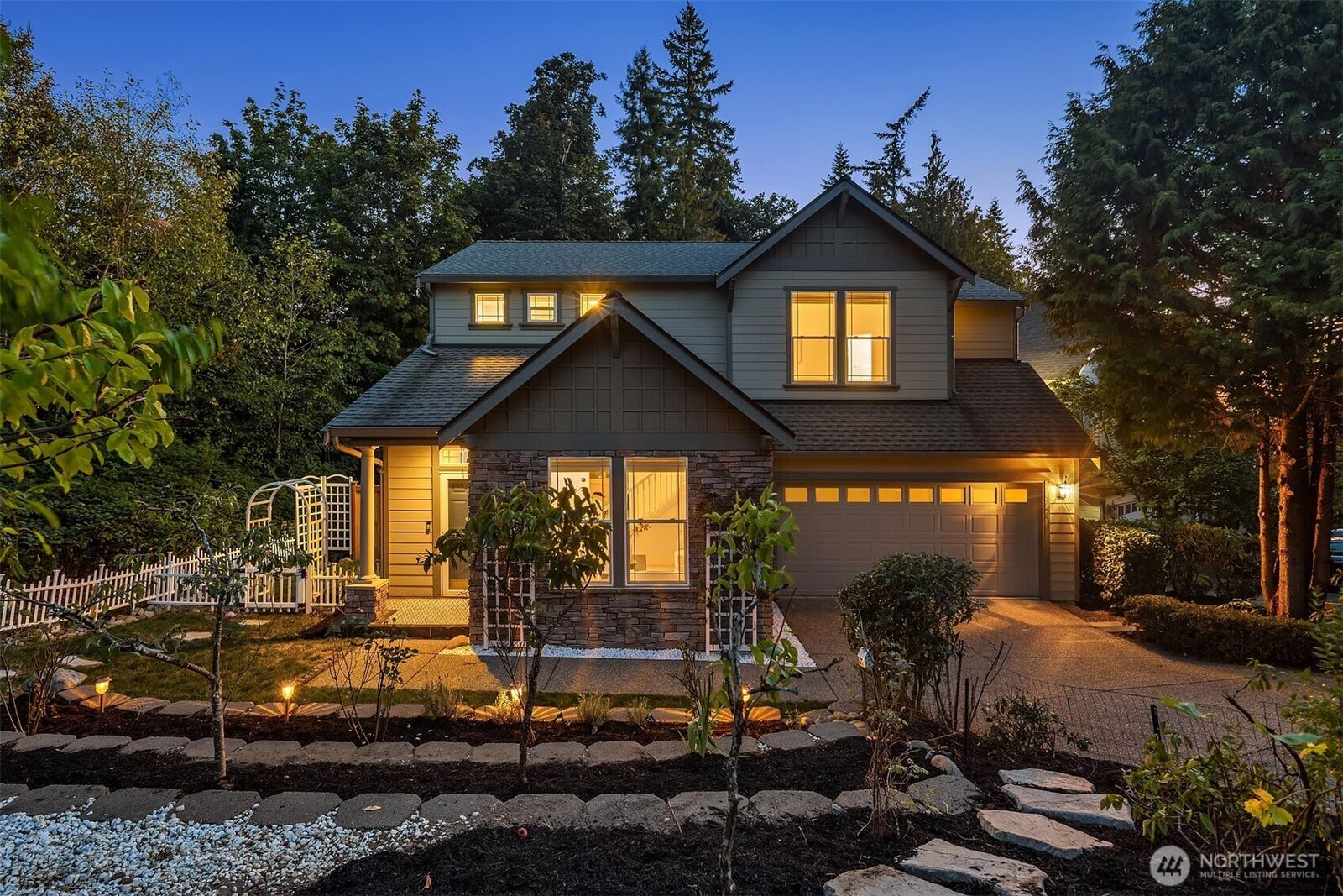 Property Photo:  16255 SE 66th St  WA 98006 