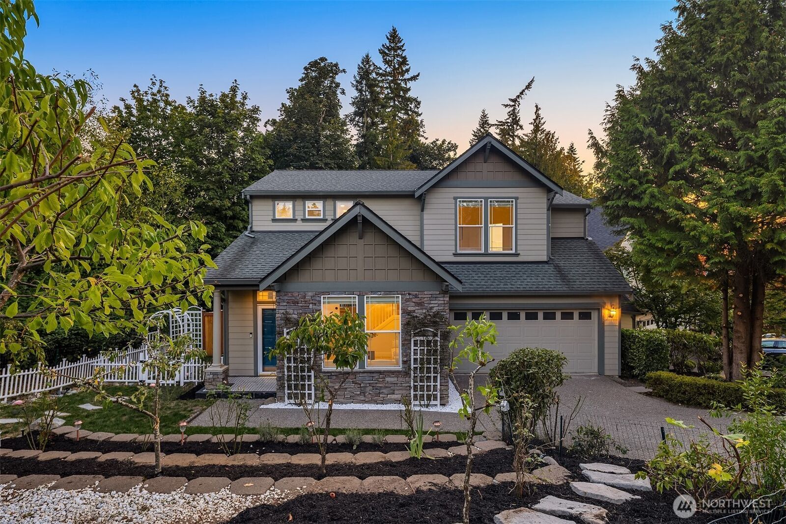 Property Photo:  16255 SE 66th St  WA 98006 