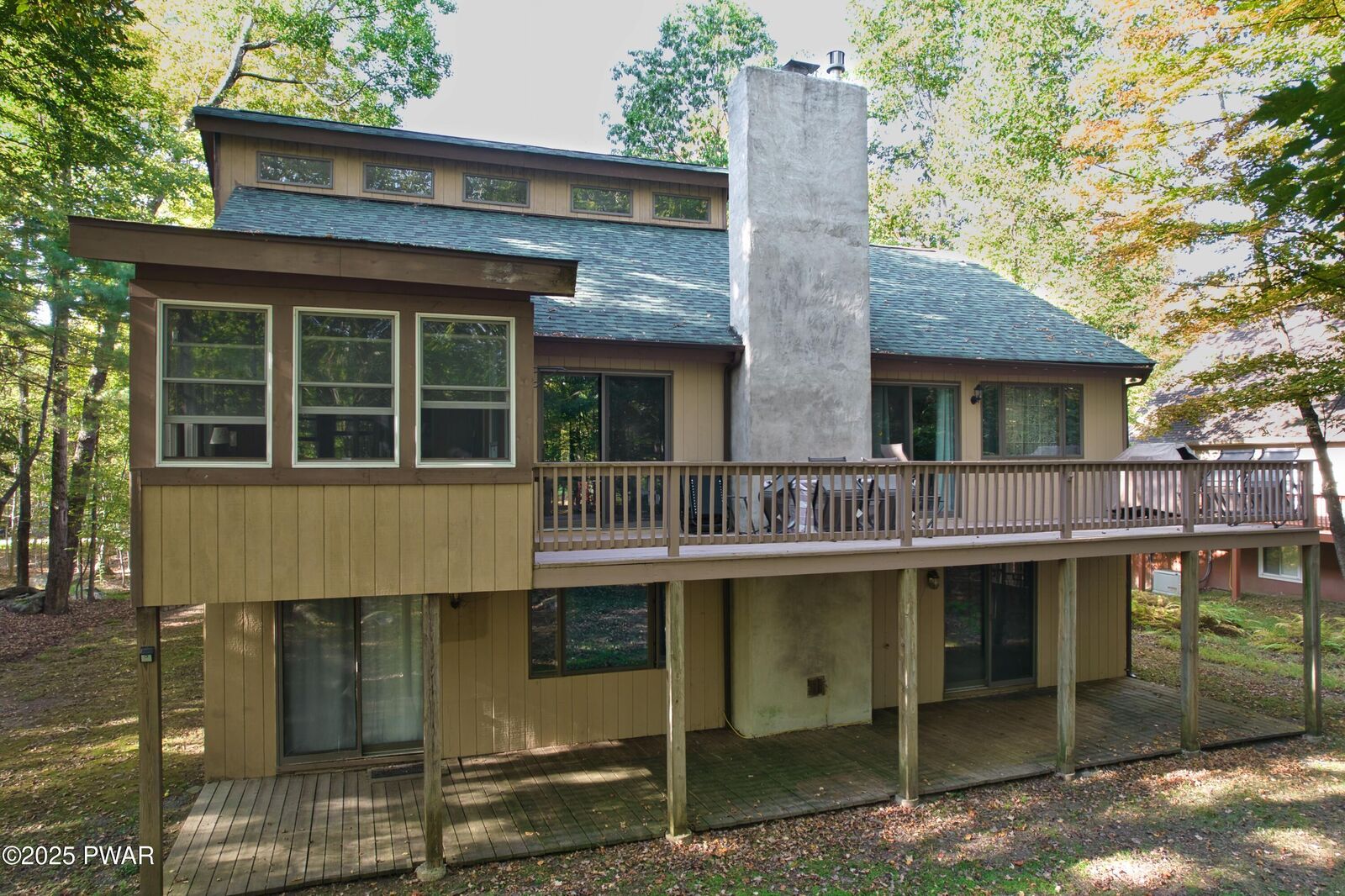 Property Photo: 9 Par Drive PA 18436