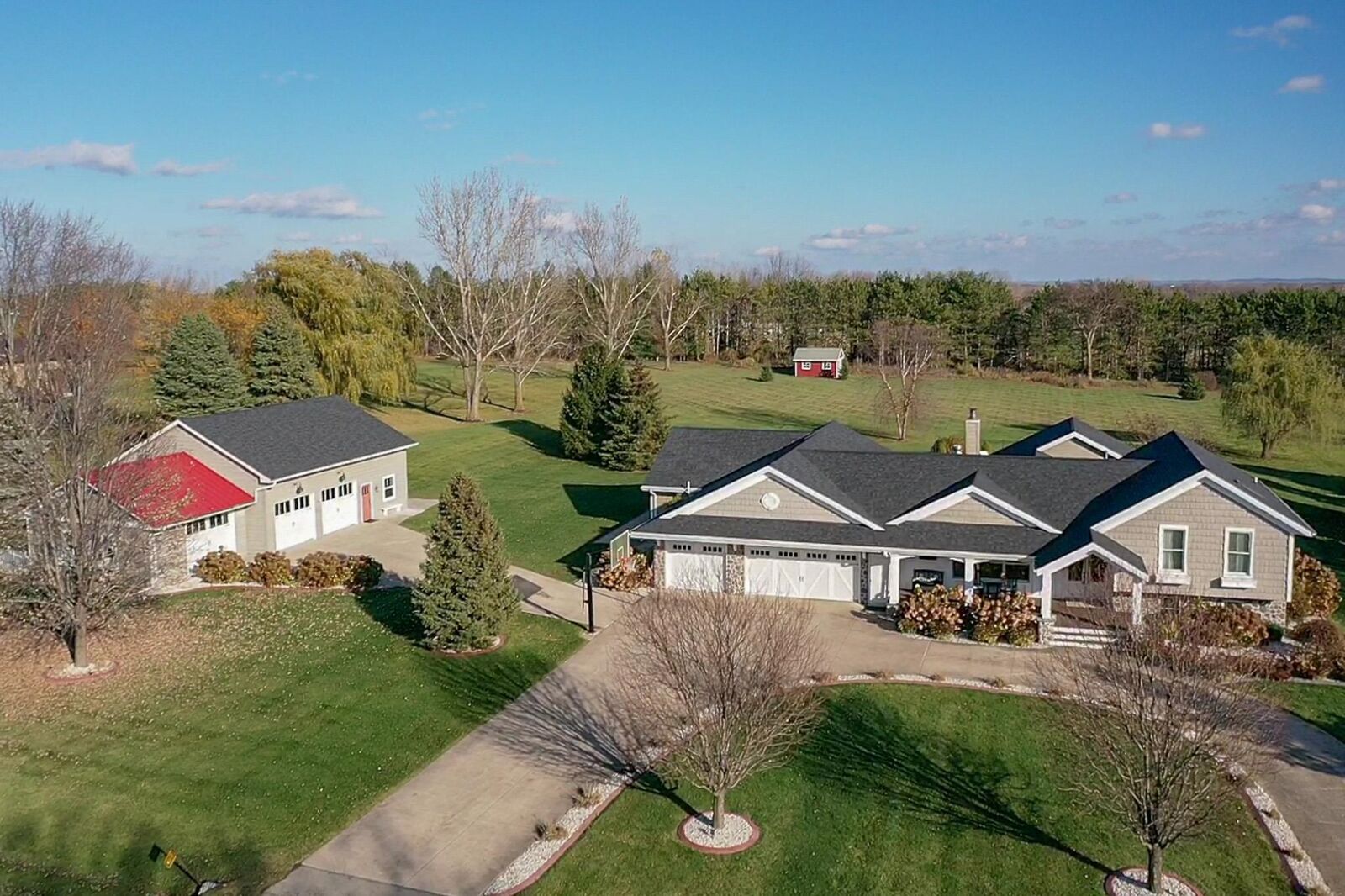 Property Photo:  