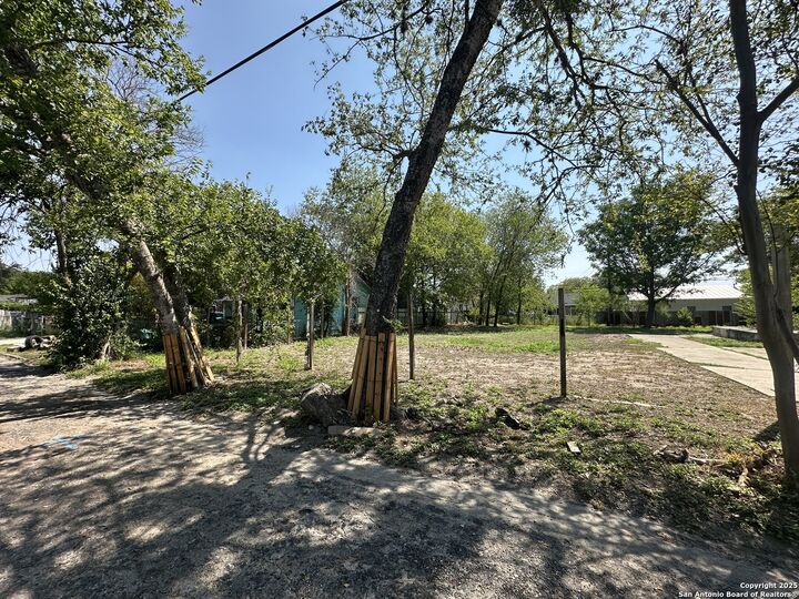 1910 Lennon  San Antonio TX 78223 photo