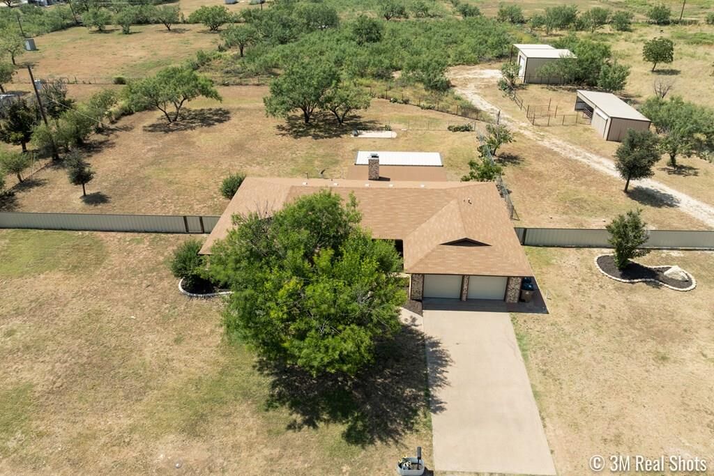 Property Photo: 5301 Meadow Dr TX 76903