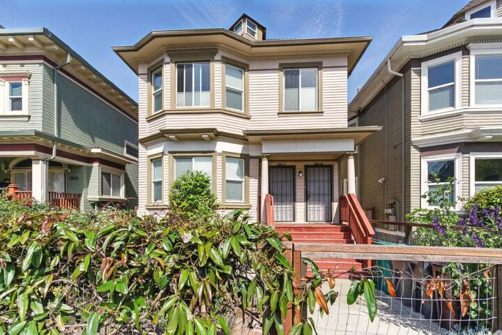 Property Photo:  1915 West Street  CA 94612 