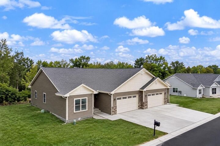 Property Photo: 742 Kensington Drive WI 54971