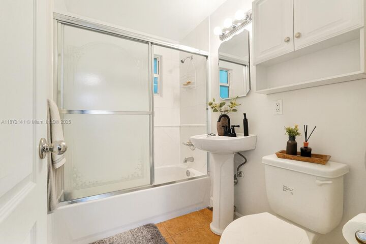 Property Photo: 45 Antilla Ave 2E FL 33134