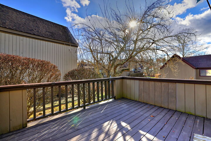 Property Photo:  736 Quinnipiac Lane B  CT 06614 