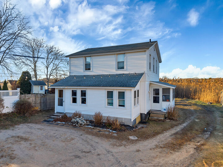 Property Photo:  176 B Shore Road B  CT 06413 