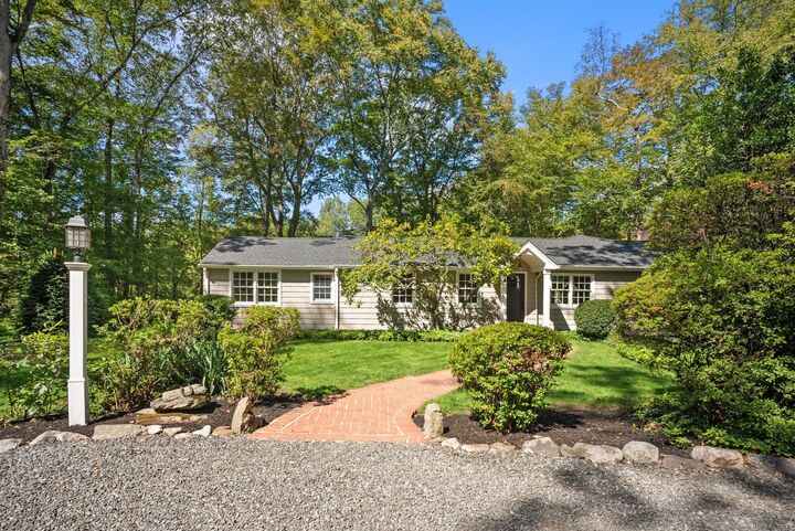 401 Westport Turnpike  Fairfield CT 06824 photo