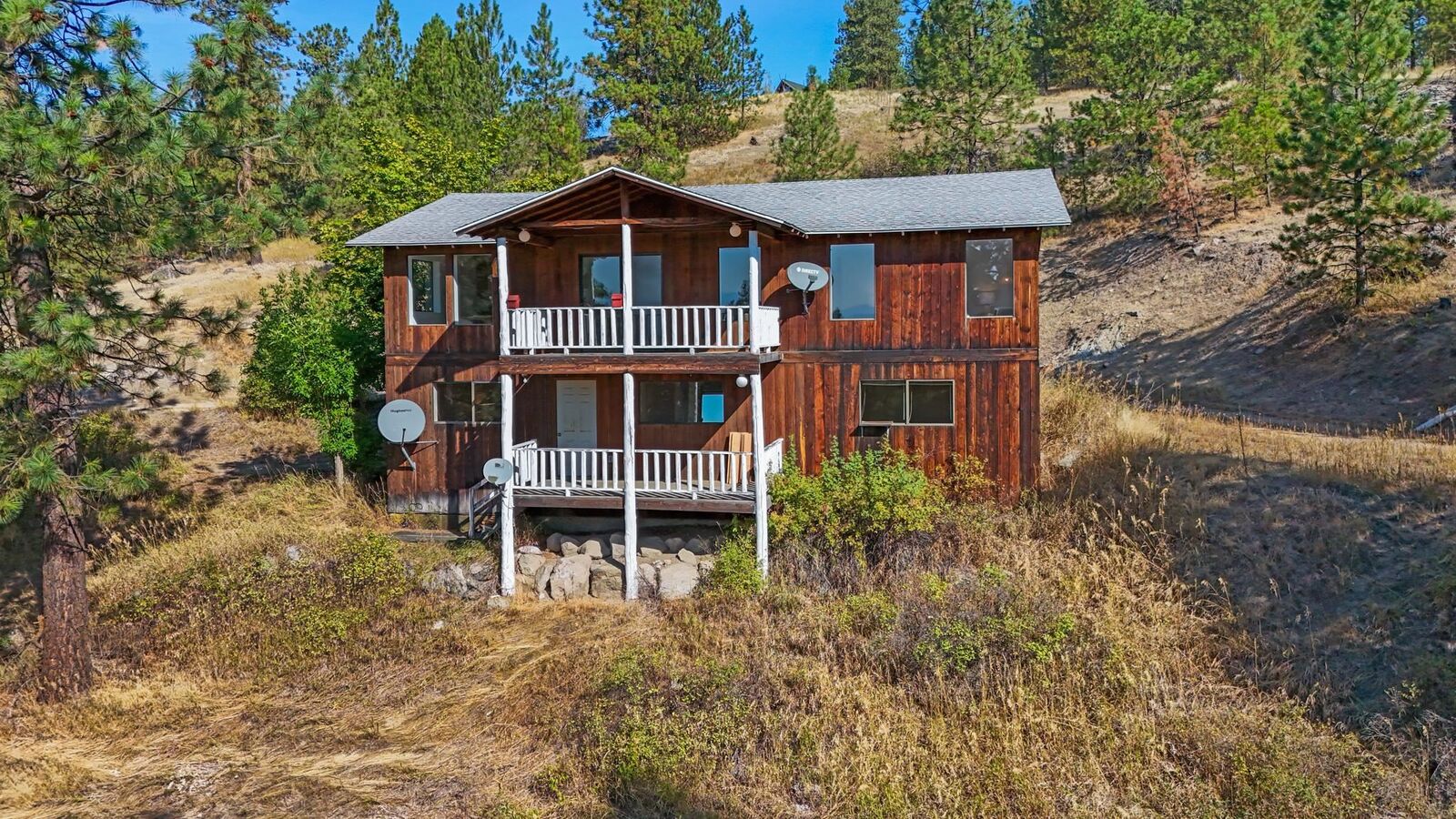Property Photo:  967 Westover Rd  WA 99114 