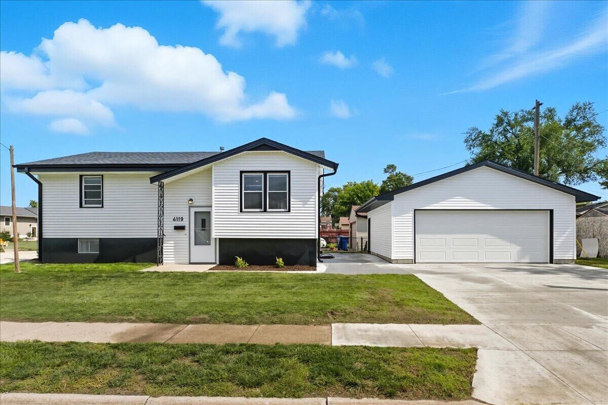 Property Photo: 4119 N 11th Street IA 51510