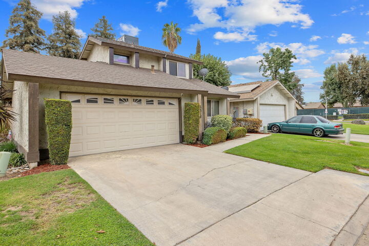 2218 N Oakhurst Street  Visalia CA 93292 photo