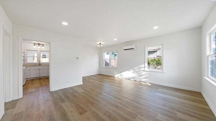 Property Photo: 609 S 8th WA 98944