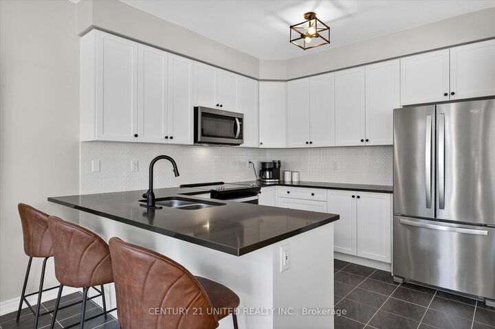 Photo de la propriété:  712 Latimer Way  ON K9K 0H4 