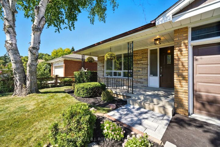 Photo de la propriété:  56 Weatherstone Crescent  ON M2H 1C2 
