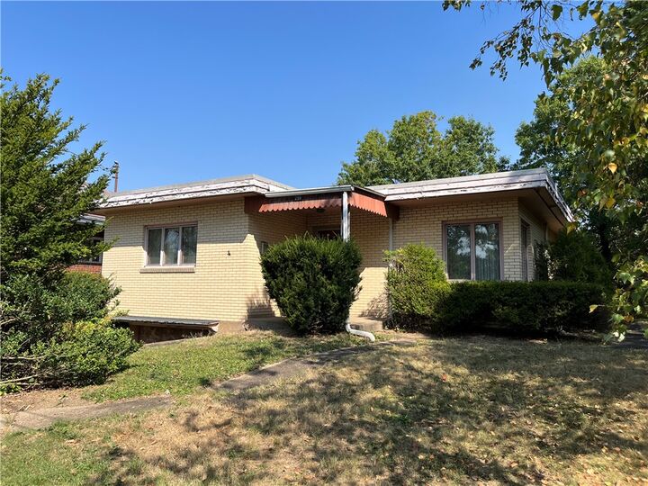 Property Photo:  299 Charles St  PA 15025 