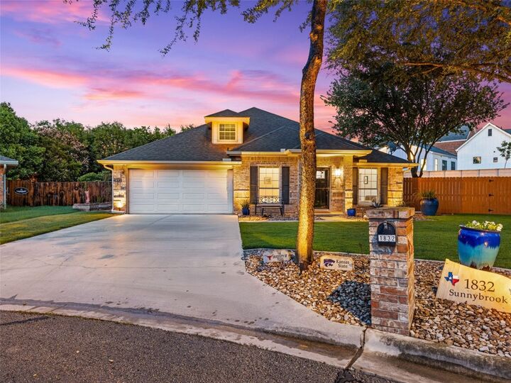 Property Photo:  1832 Sunnybrook Drive  TX 78130 