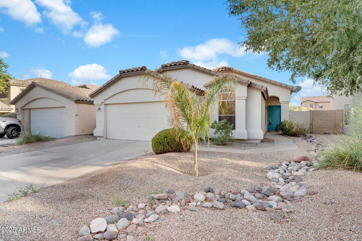 Property Photo: 841 E Lovegrass Drive AZ 85143