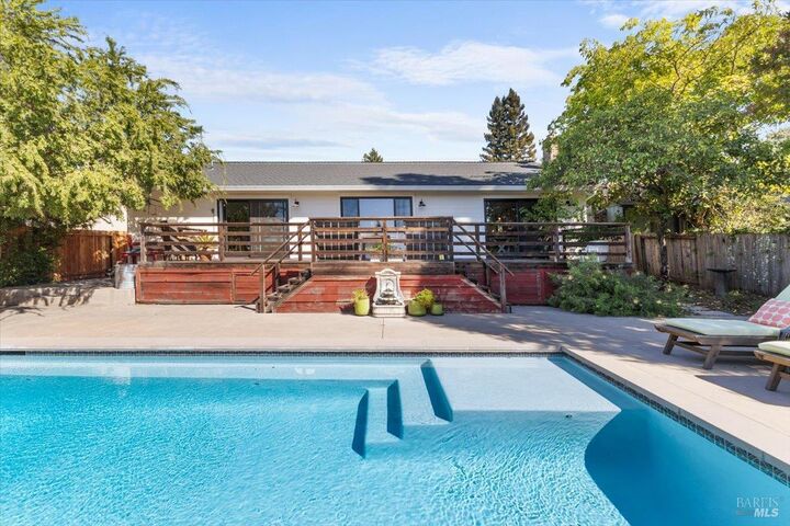 Property Photo:  1037 Lupine Road  CA 95448