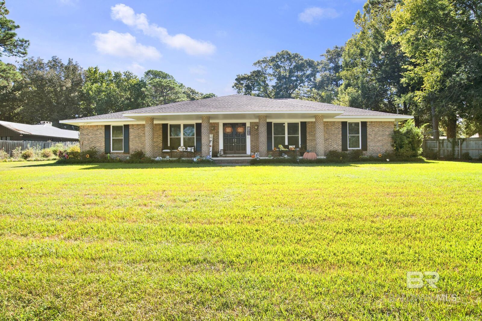 Property Photo:  611 Southern Way  AL 36527 