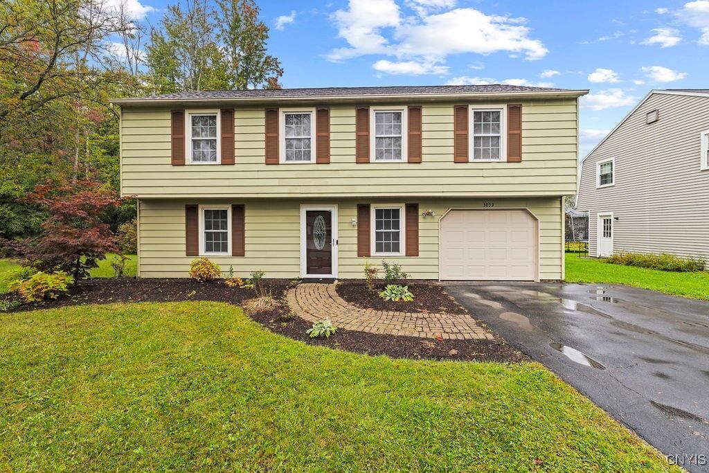 Property Photo:  3059 Hayfield Lane  NY 13027 