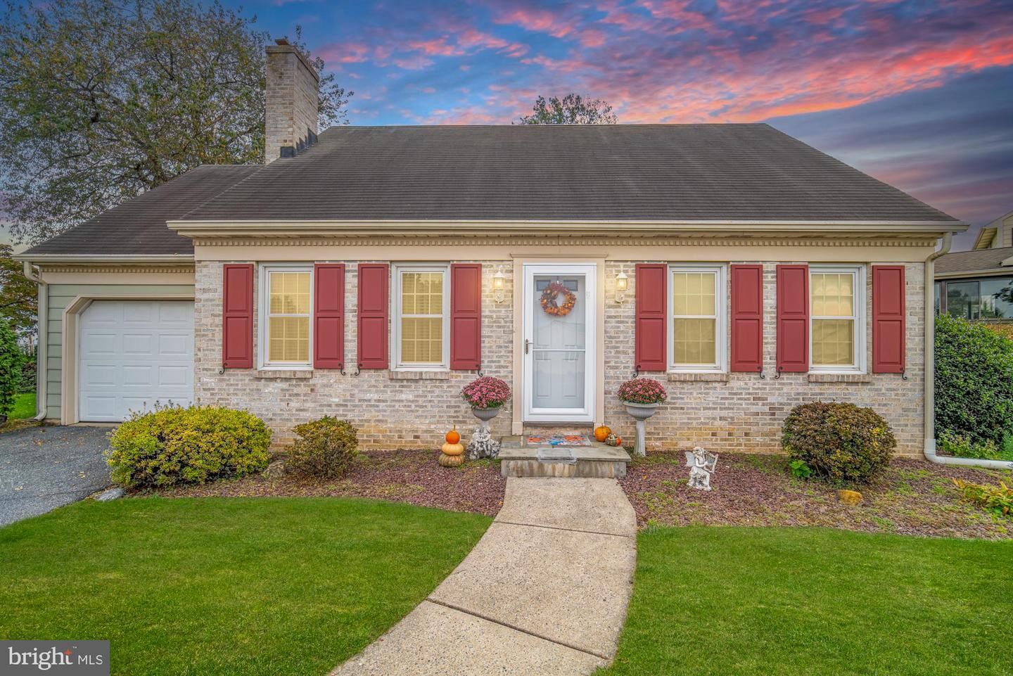 Property Photo: 111 Florentine Drive PA 17584