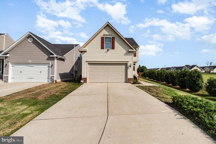 Property Photo: 5701 Spring Arbor Circle VA 22407