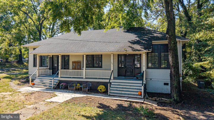Property Photo:  101, 103 W Main Street W 101,103  VA 22620 