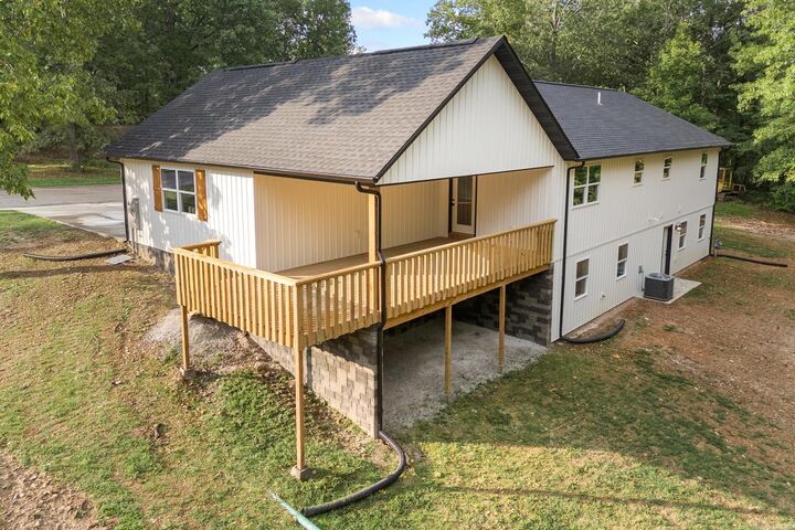 Property Photo:  6010 Oak Leaf Drive  AR 72601-3401 
