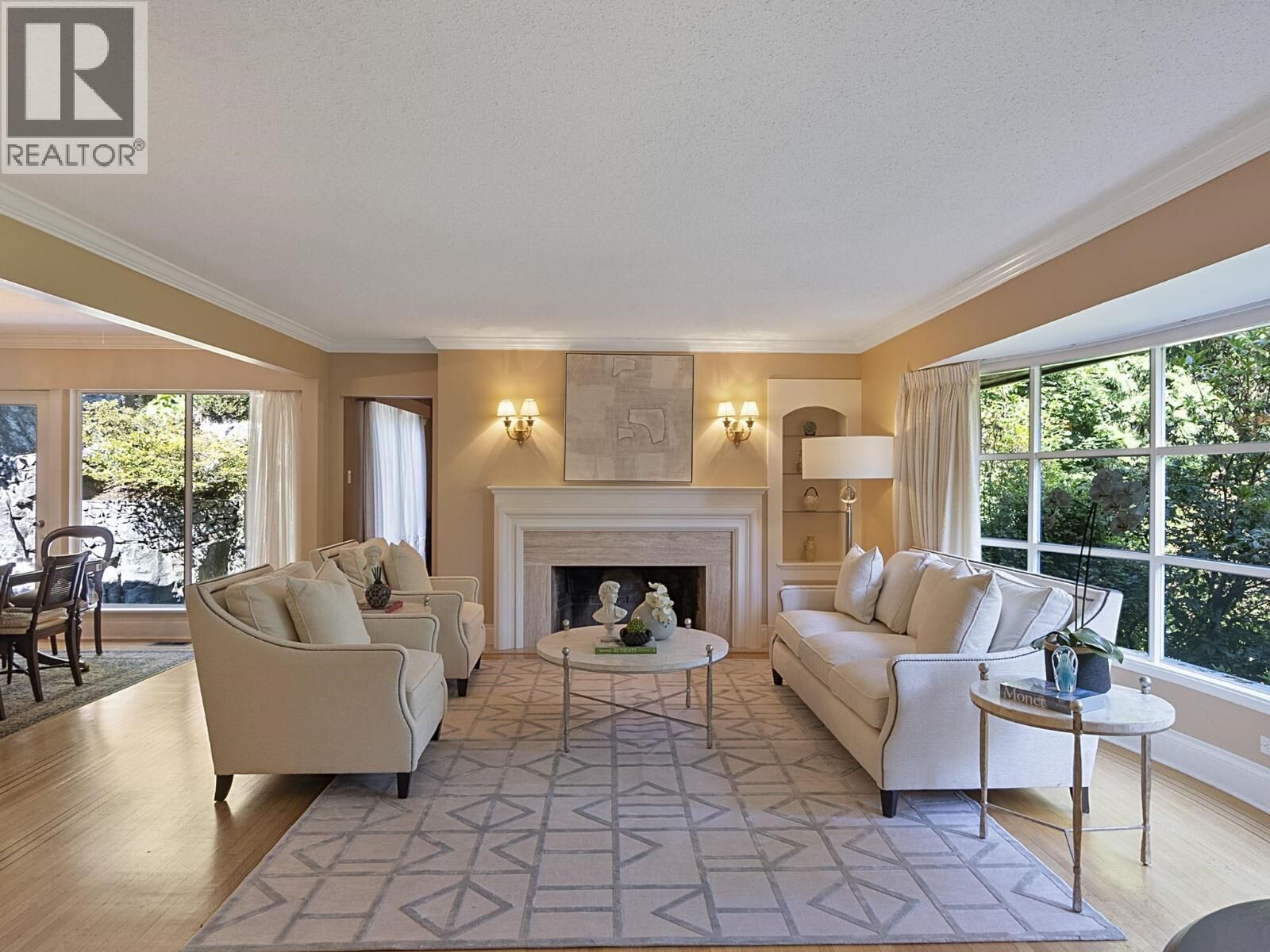 Photo de la propriété: 475 Southborough Drive BC V7S 1M4