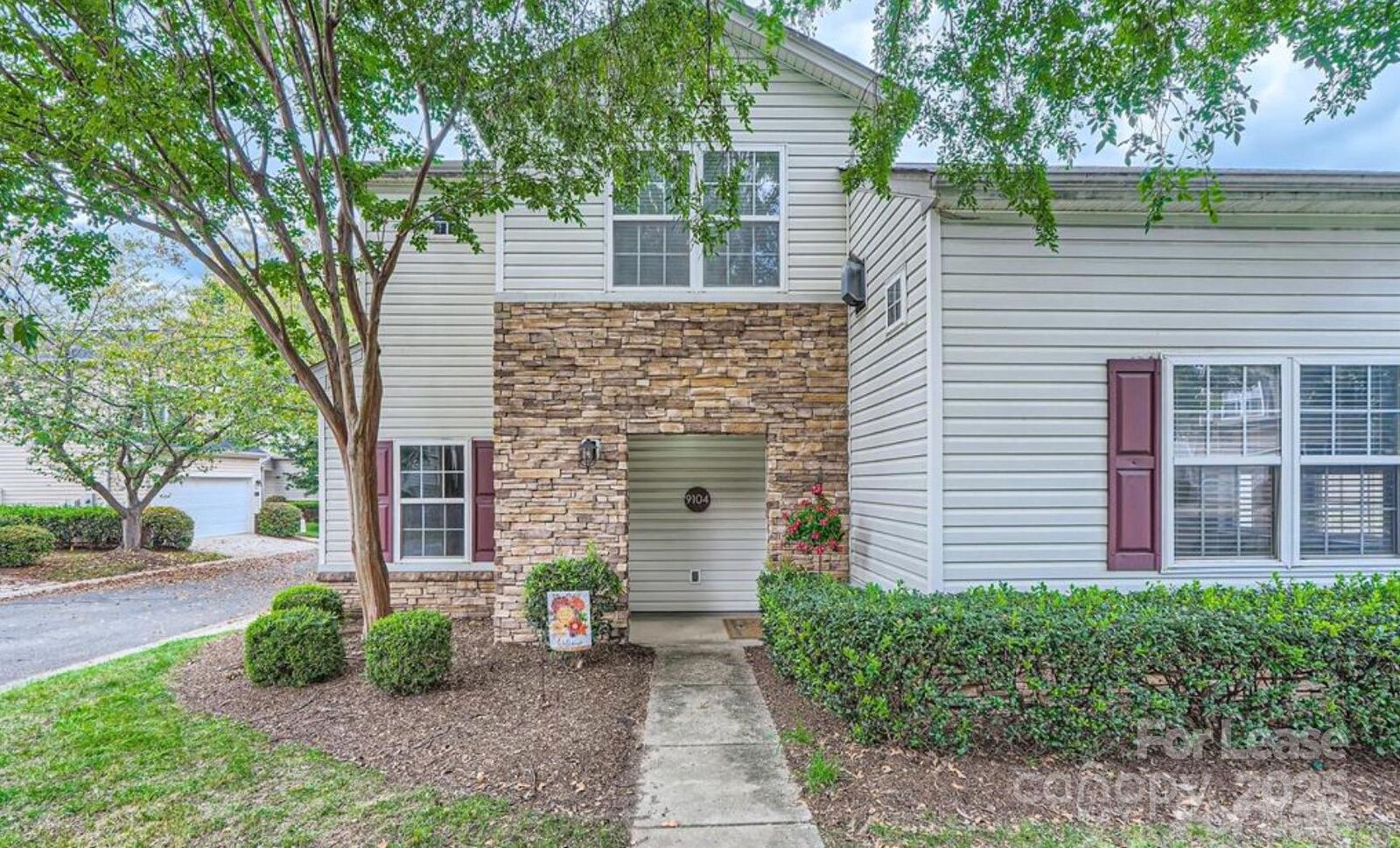 Property Photo:  9104 Meadowmont View Drive  NC 28269 