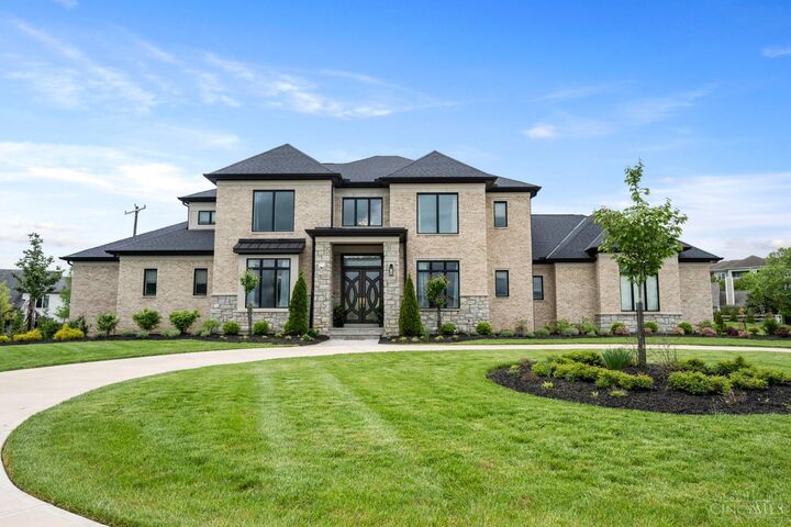 15 Old Orchard Lane  Indian Hill OH 45242 photo