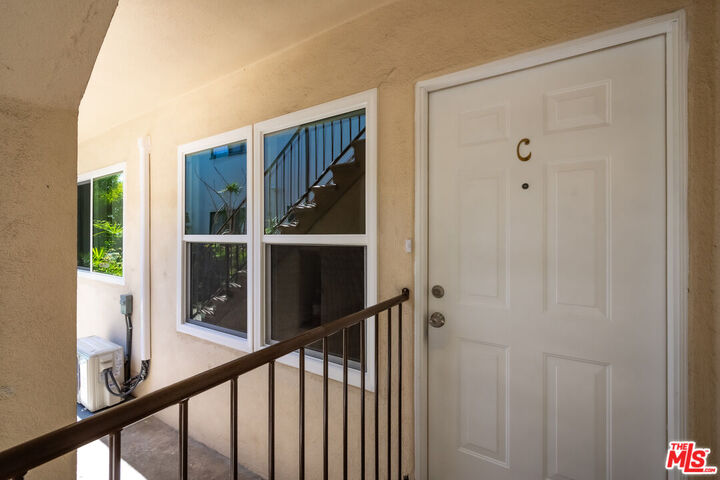 Property Photo:  2027 Euclid St  CA 90405 