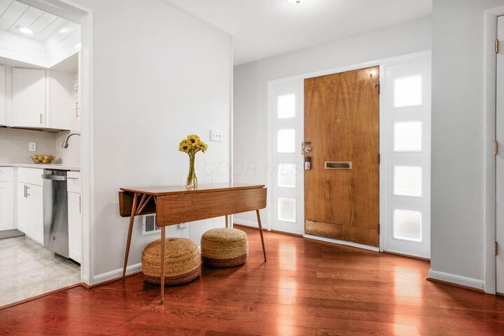 Property Photo: 1610 Lafayette Drive OH 43220