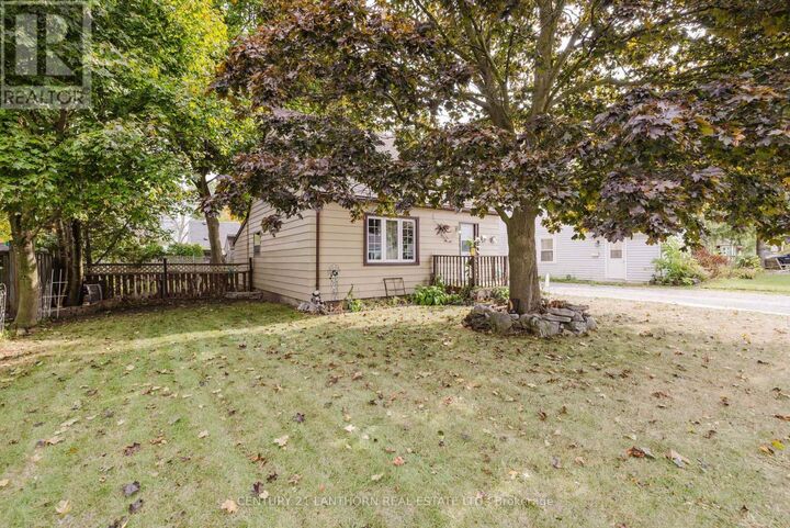 Property Photo:  8 Johnson Road  ON K8V 2W7 