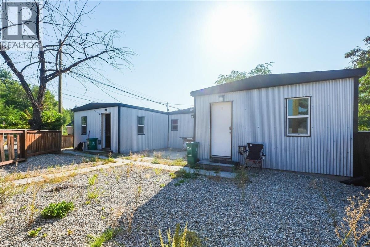 Property Photo:  1406 Fourth Avenue  BC V1R 1S5 