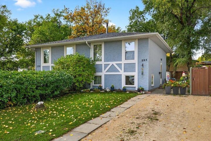 324 Edelweiss Crescent  Winnipeg MB R2G 2B6 photo