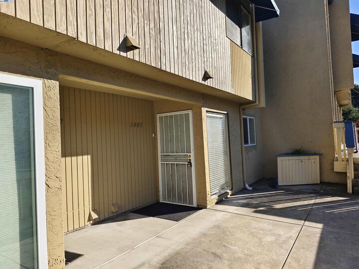 Property Photo: 1005 Imperial Pl CA 94541