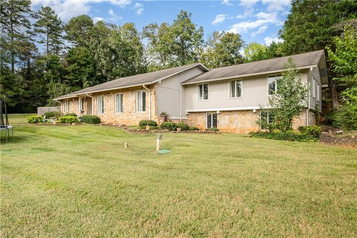 Property Photo:  490 Addington Drive  GA 30577