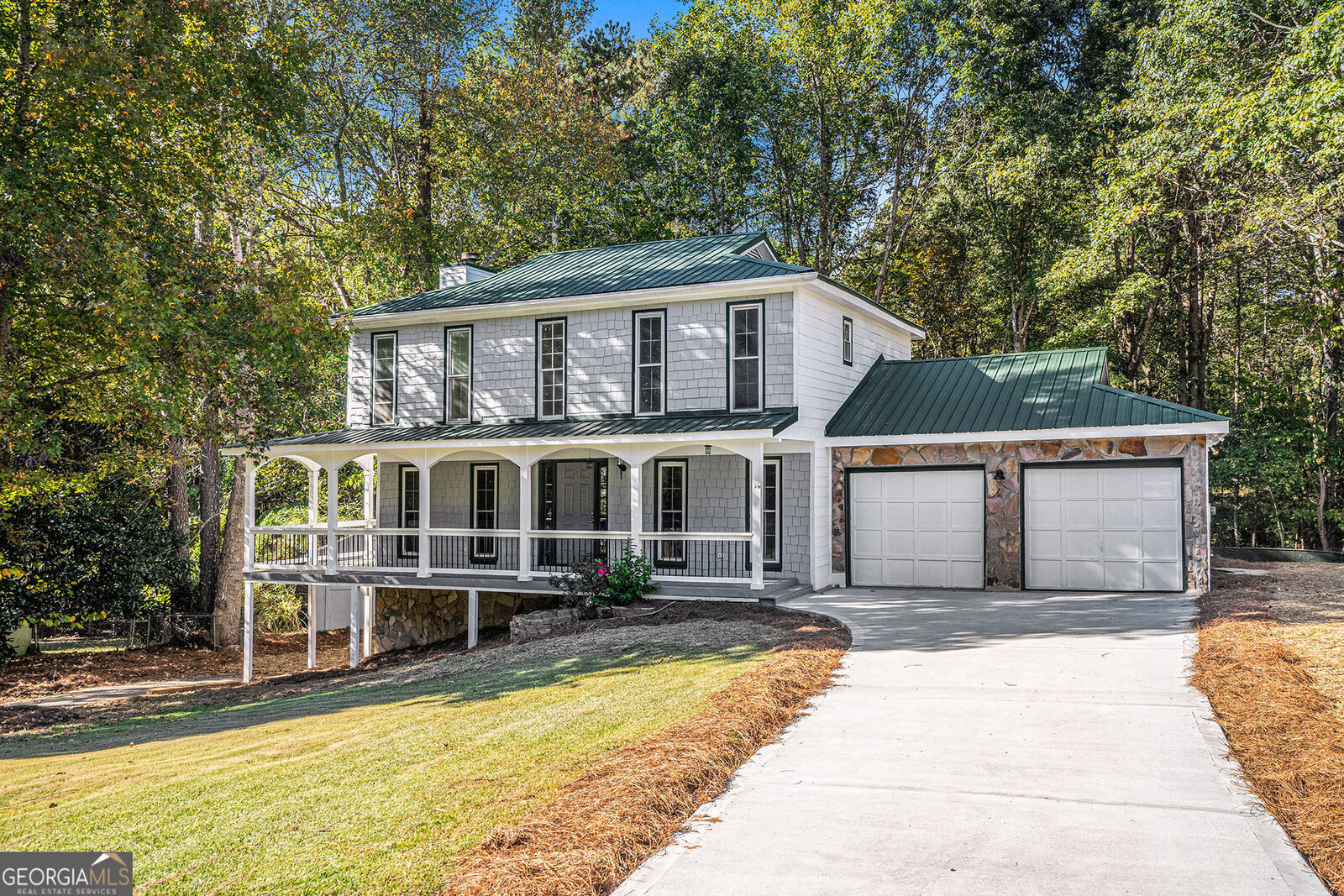Property Photo:  1133 Willow Trace  GA 30017
