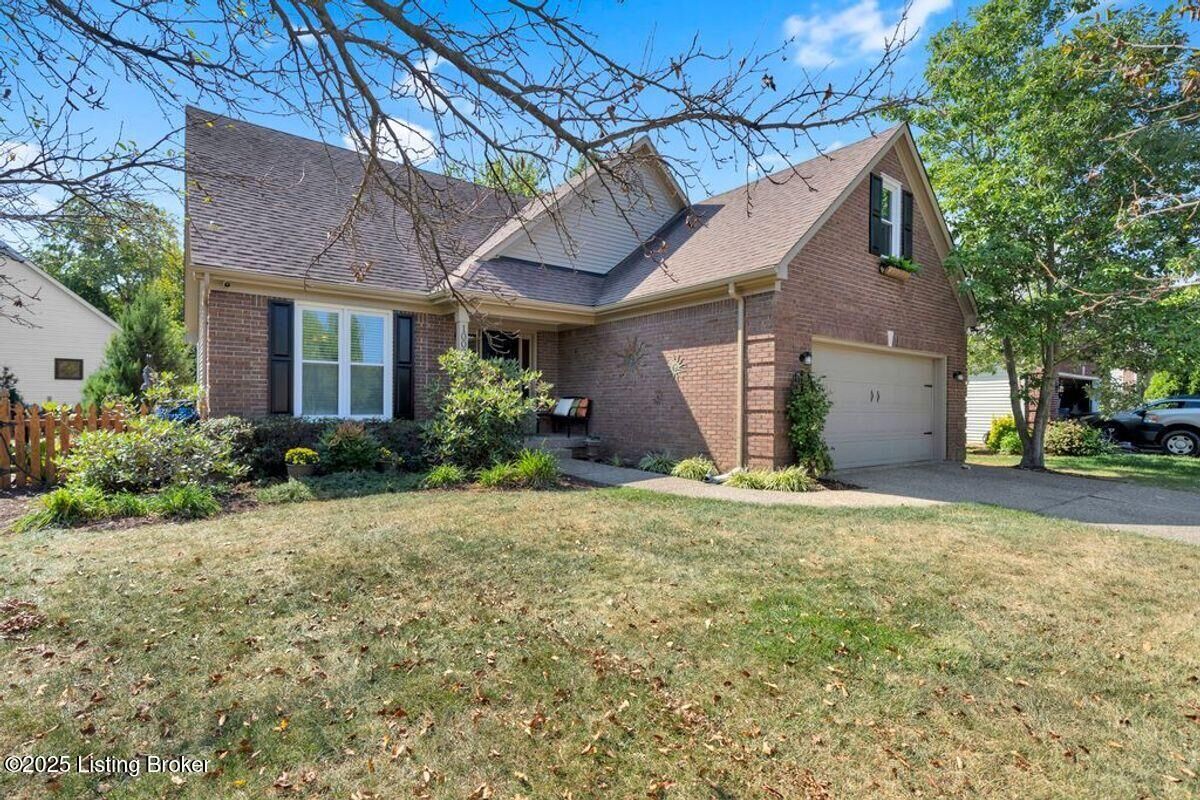 Property Photo:  10036 Glen Meadow Rd  KY 40241 