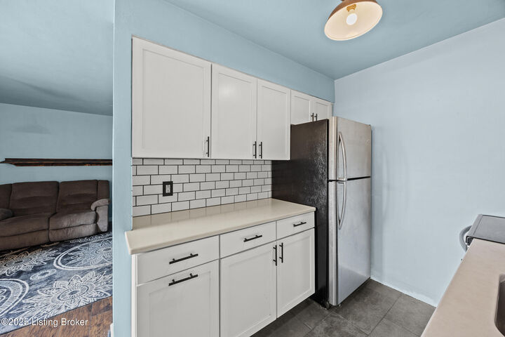 Property Photo:  1718 Odaniel Ave 7  KY 40213 