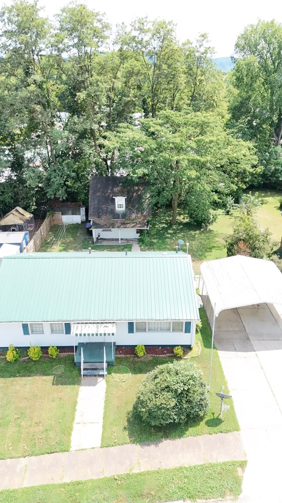 Property Photo:  912 29th St  OH 45662 