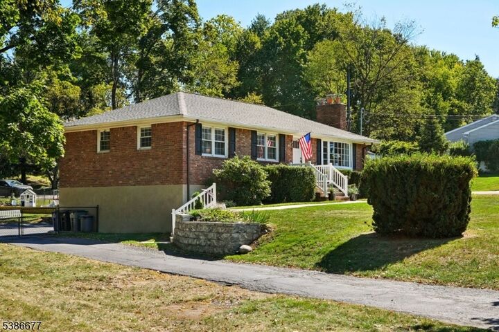 Property Photo:  812 Black Oak Ridge  NJ 07470 