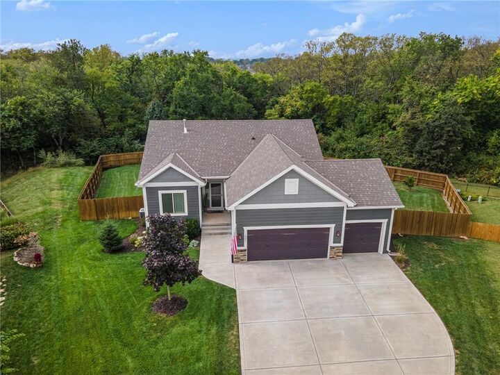 1901 Red Bud Court  Raymore MO 64083 photo