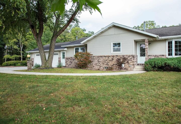 Property Photo:  1281 270th Street  IA 50647