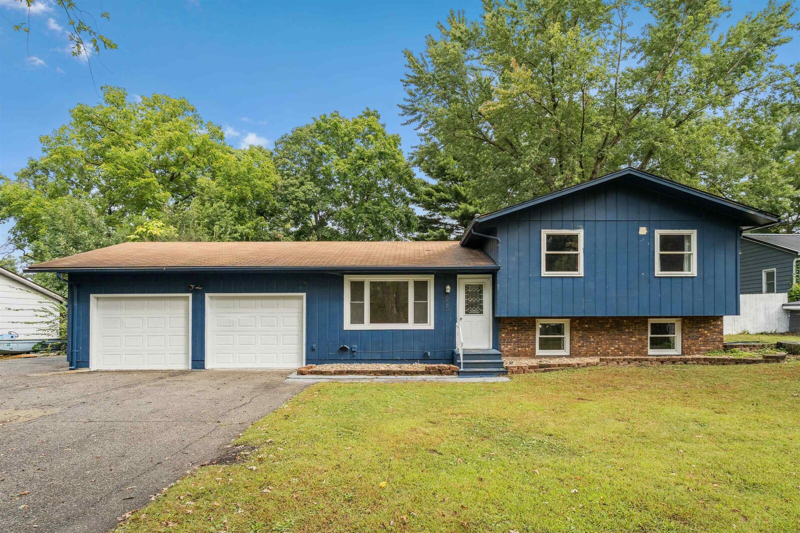 Property Photo:  525 3rd Street  IA 50707 