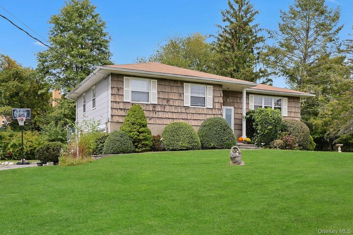 Property Photo:  15 Reeback Drive  NY 10595 