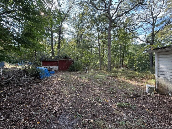 Property Photo:  20 Primrose Path  NY 11949 