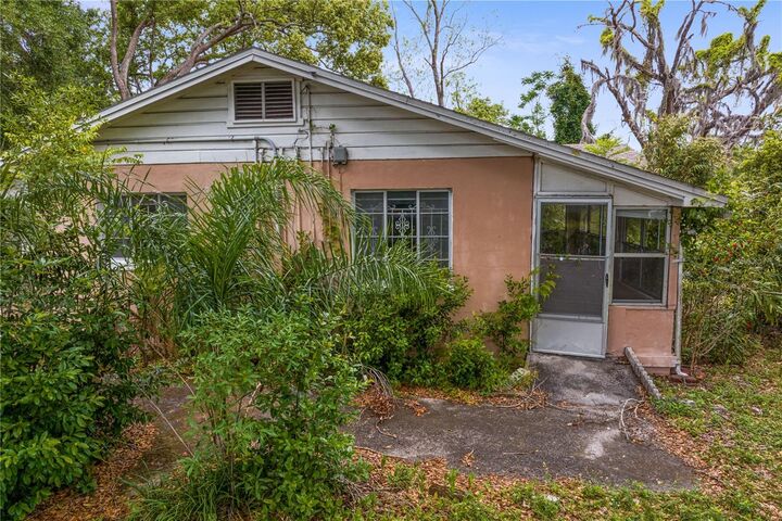 Property Photo:  805 W 129th Avenue  FL 33612 